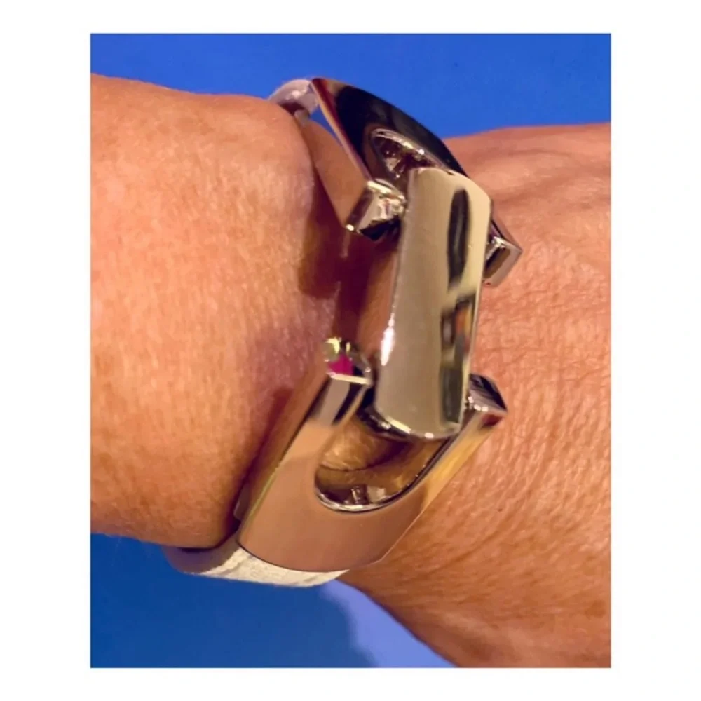 Flash Sale White & silver Hermès inspo bracelet faux leather & silver metal